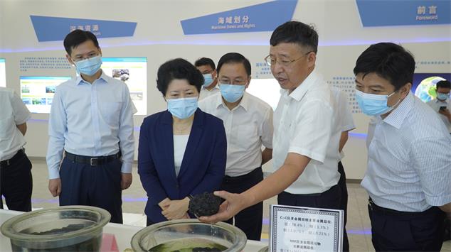 吳桂英調(diào)研長沙礦冶院科技創(chuàng)新及國家重點實驗室建設(shè)情況